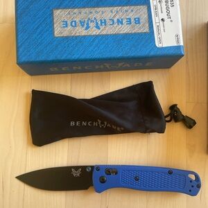 Benchmade bugout pocket knife